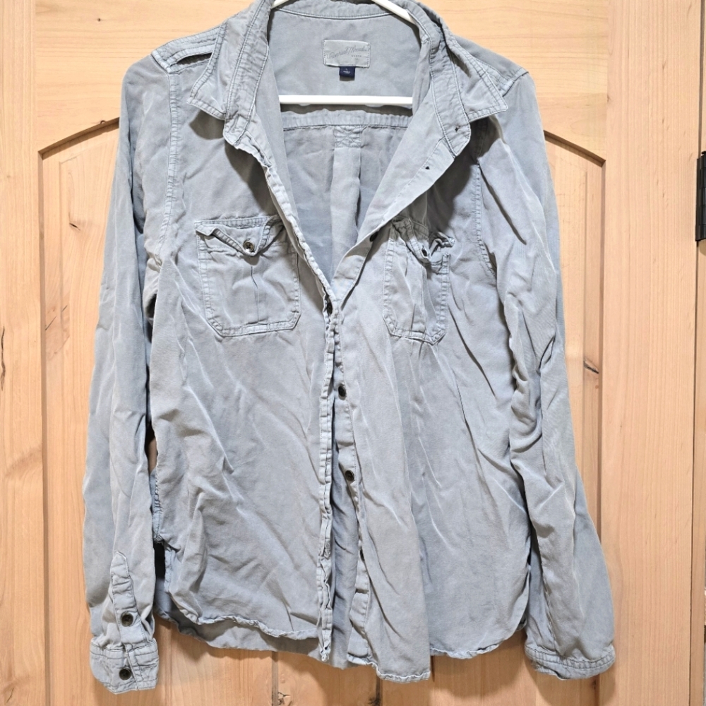 Universal Thread Gray Button Down Shirt